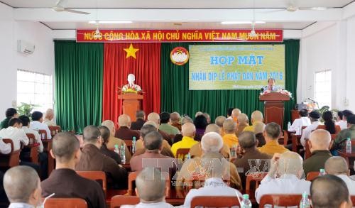Во Вьетнаме проходят различные мероприятия в связи с Днём рождения Будды - ảnh 1